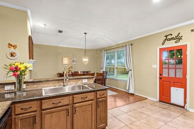 Building Photo - 2710 Golden Creek Ln