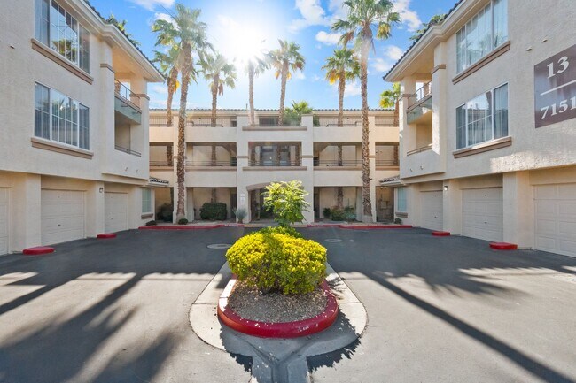 Building Photo - GORGEOUS Condo in Guard Gated Community! C...