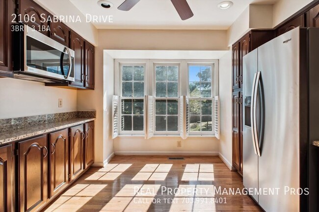 Building Photo - 2106 Sabrina Dr