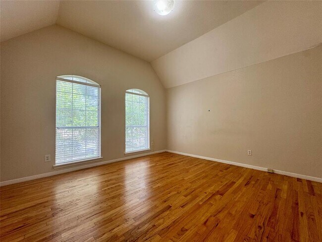 Building Photo - 10813 Redmond Rd