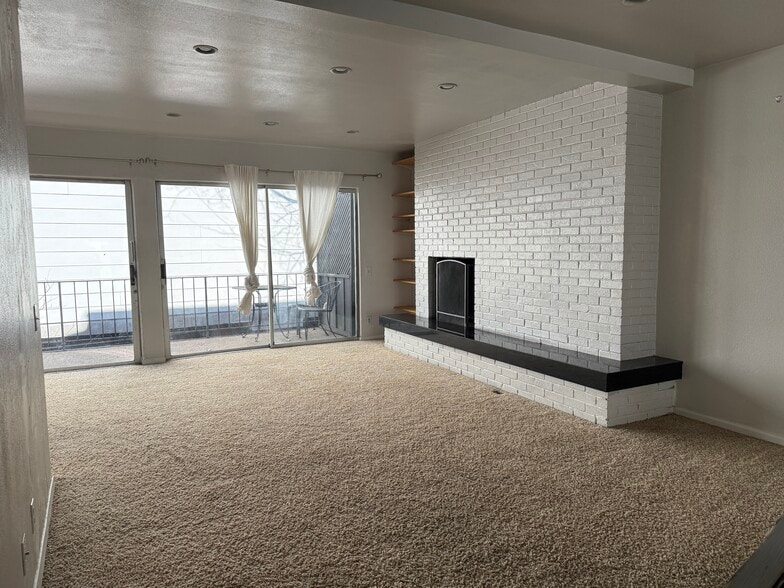 Building Photo - 2704 San Pedro St