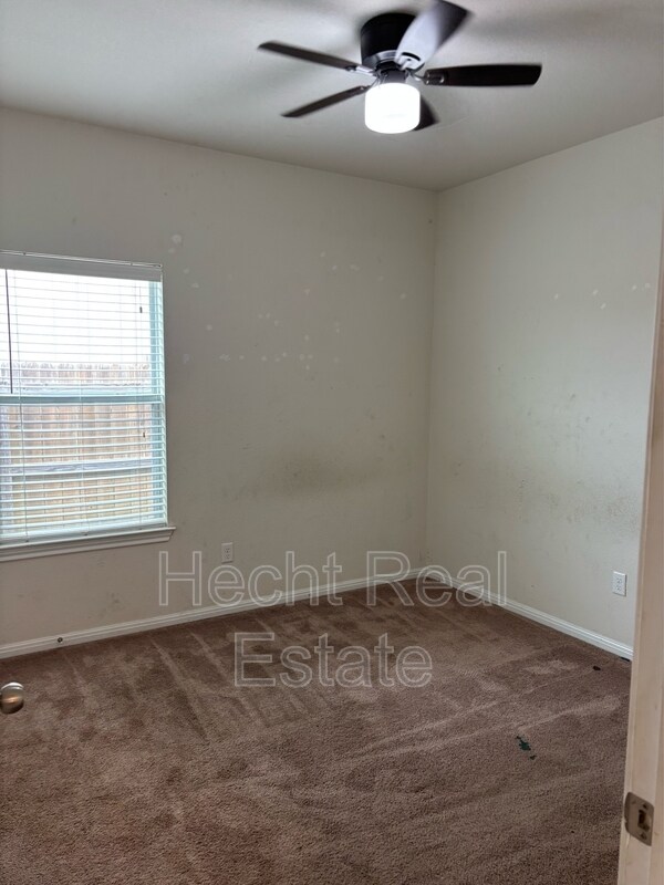 Building Photo - 342 Main St