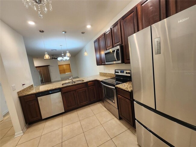 Building Photo - 1112 Hillhurst Dr