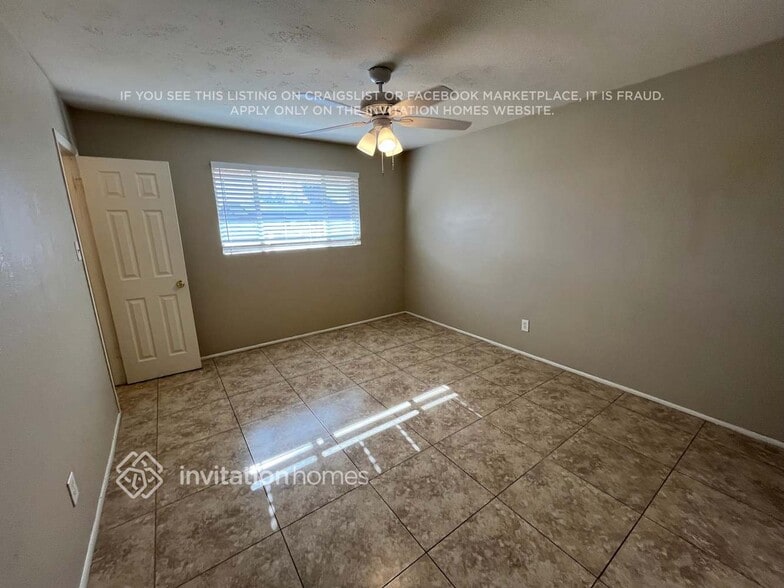 Building Photo - 4454 W Avalon Dr