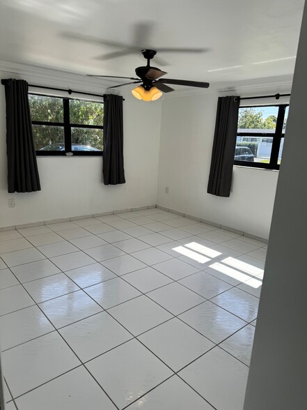 Building Photo - 7495 S Waterway Dr
