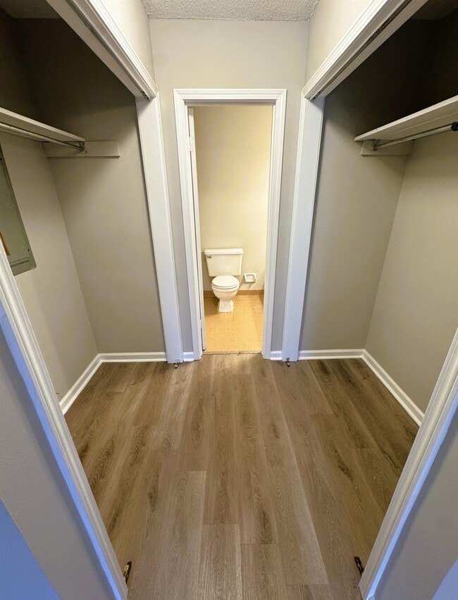 Building Photo - 6398 N Fawn Hollow Cir