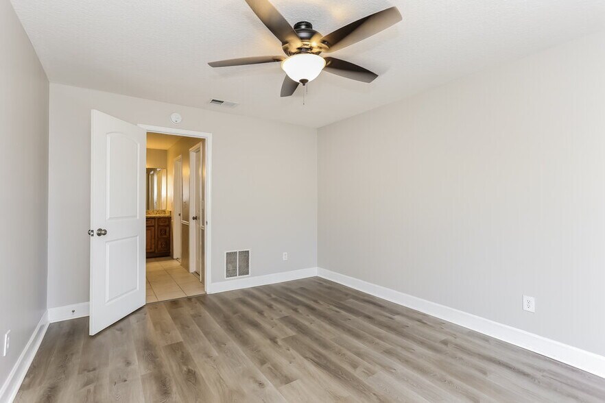 Building Photo - 2633 Grafton Dr
