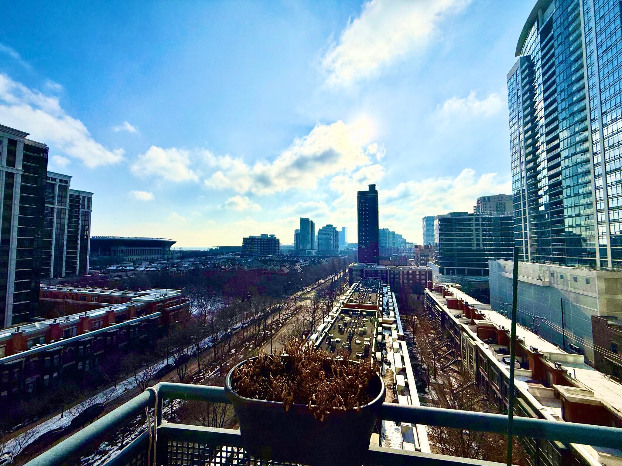 Building Photo - 125 E 13th St