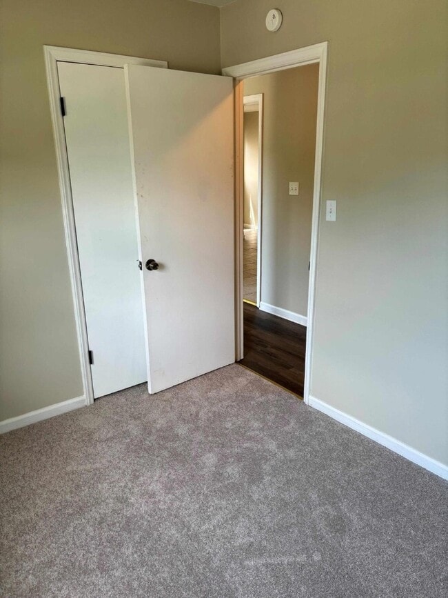 Building Photo - 5467 Winterset Dr