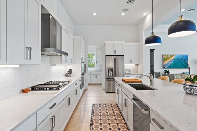 Building Photo - 8270 SE Pennock Trail