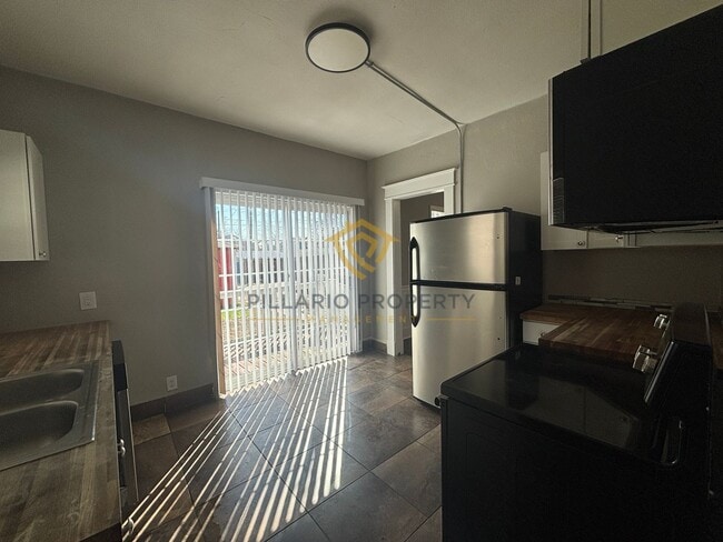 Building Photo - Beautifully Updated, 2-Bedroom, 1.5-Bathroom Located in Brookside Park, Available NOW!