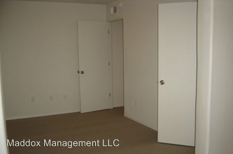 Building Photo - 1400-1416 Vassar Dr NE
