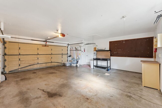 Building Photo - Mid-Century Gregory Heights 4 bedroom 2.25...