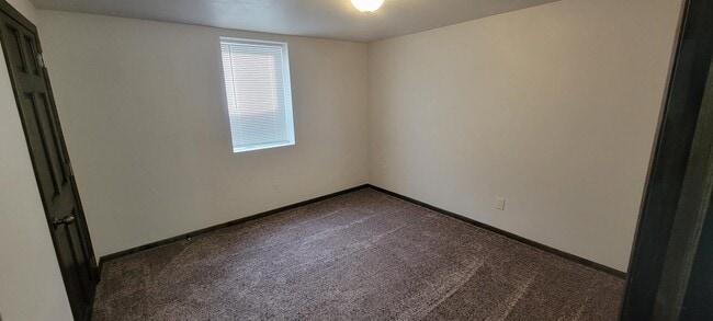 Building Photo - 24 S Pine St