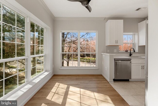 Building Photo - 4560 Strutfield Ln