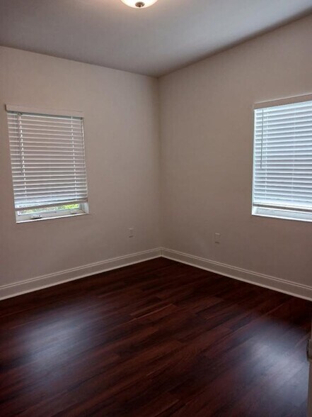 Building Photo - 495 NW 132nd St