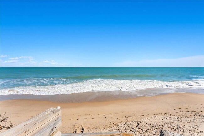 Building Photo - 9556 Doubloon Dr