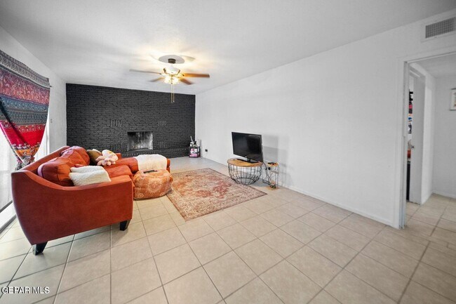 Building Photo - 801 Burgess Dr