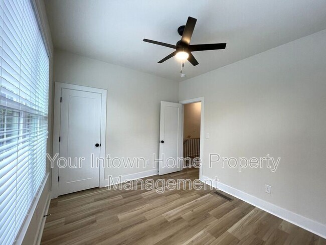 Building Photo - 1133 Kinght Walk