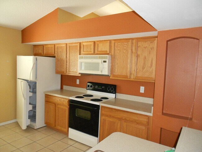 Building Photo - 3/2/2 with home with 1412 living sqft is c...