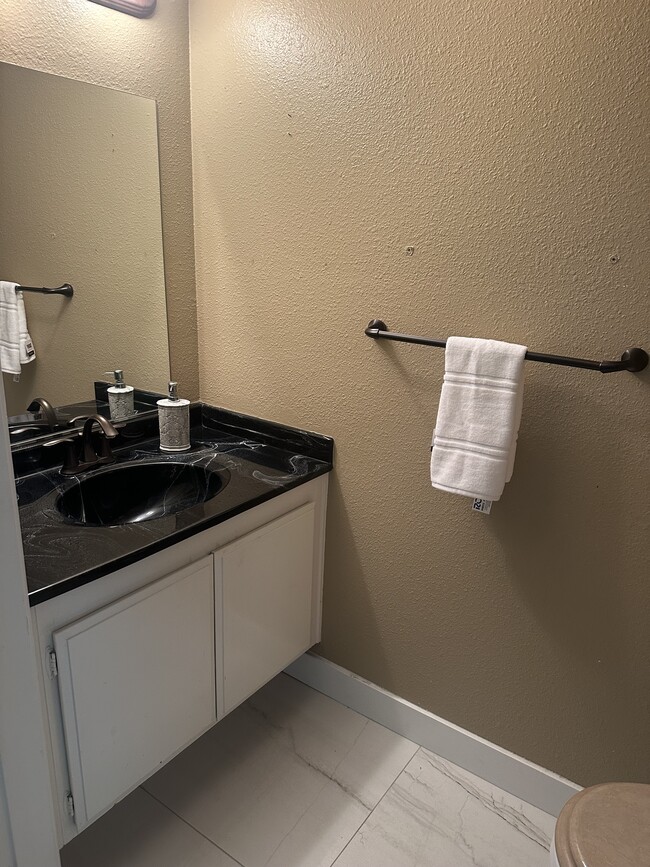 Building Photo - 3312 Caminito Eastbluff