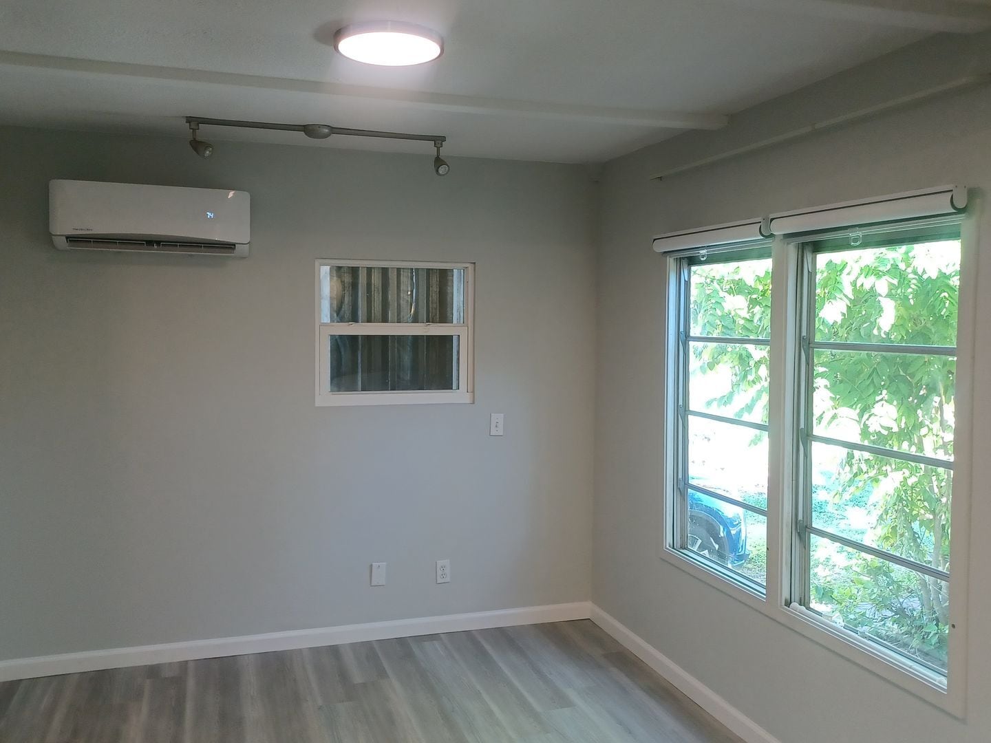 Building Photo - COMING EARLY JUNE: ISLAND LIVING IN BOKEELIA: 1 BD / 1.5 BR Front Screened Lanai