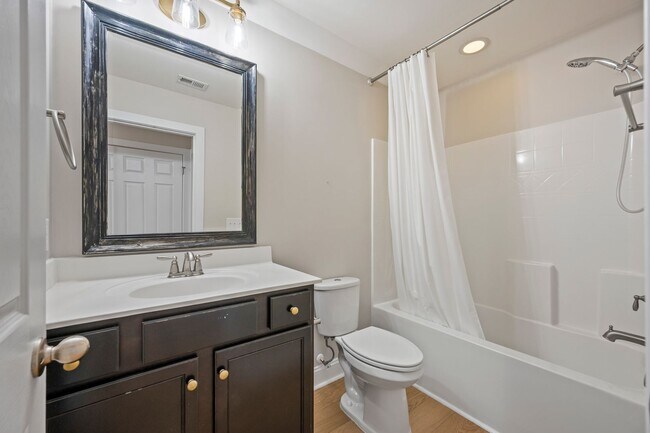 Building Photo - 720 Goodlet Cir