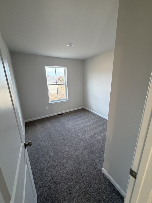 Building Photo - 125 Kinkade Ct