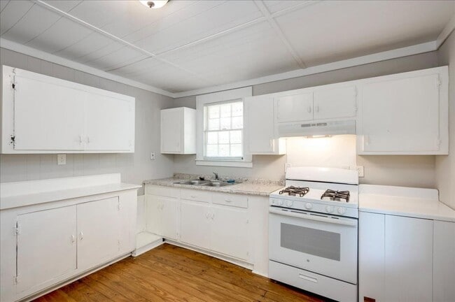 Building Photo - 1740 Starnes St