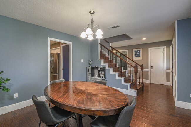 Building Photo - 11307 Canyon Trail Dr