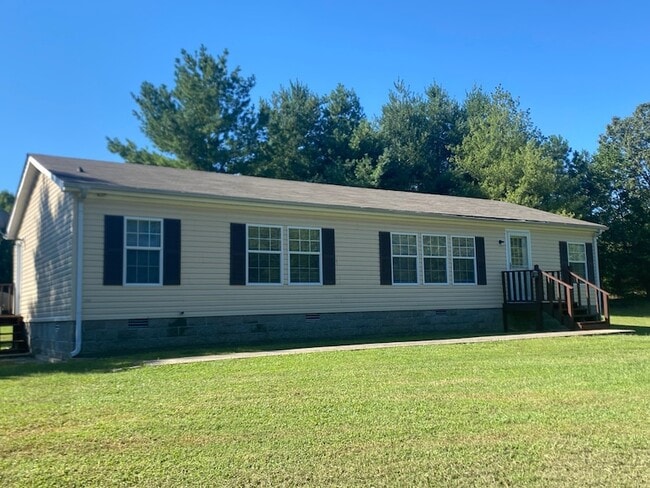 Primary Photo - 393 Loggins Rd
