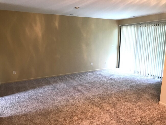 Building Photo - 42825 Lilley Pointe Dr