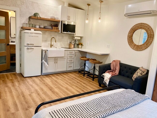 Building Photo - 5265 Loleta Ave