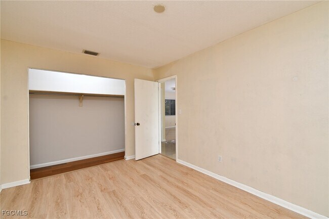 Building Photo - 349 Joel Blvd