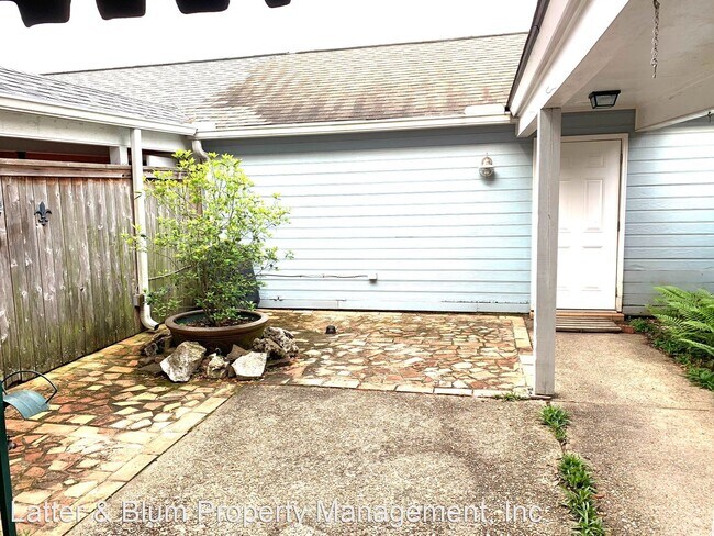 Building Photo - 2 br, 2.5 bath House - 1546 Lobdell Ave