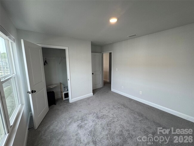 Building Photo - 335 Ladybird Ln