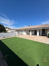 Building Photo - Welcome to your Palm Springs Retreat!