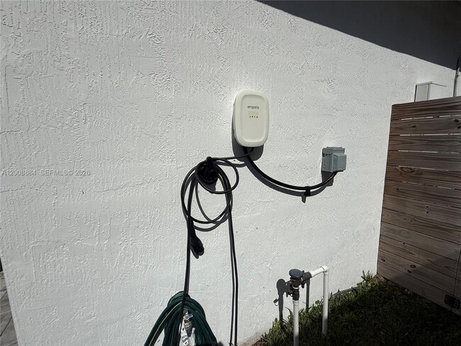 Building Photo - 2945 SE 3rd St