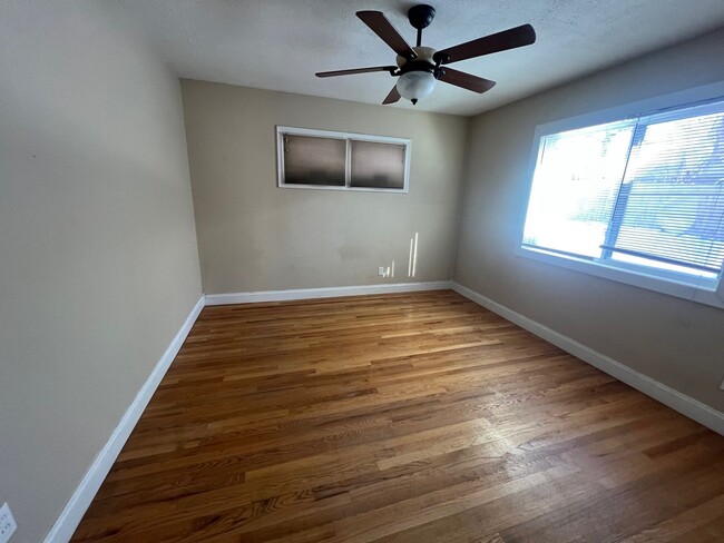 Building Photo - Ranch home in Mehlville School District.