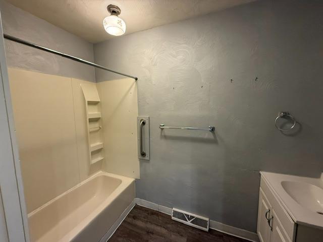 Building Photo - 925 Broadway Ave