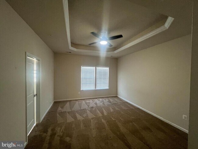 Building Photo - 9447 Paragon Ct