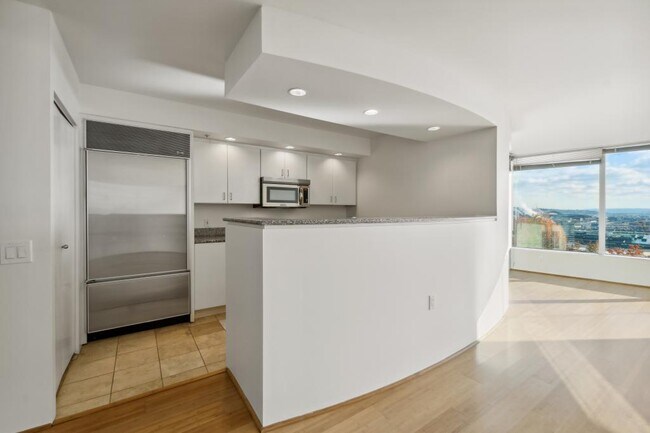 Building Photo - One Pacific Tower - 1 bedroom + den