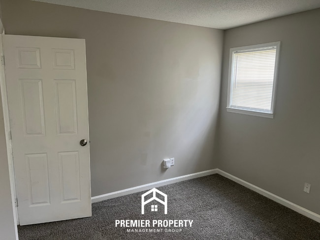 Building Photo - Charming 3BR/2BA Home in Huntsville | Hardwood Floors, Fireplace & 2-Car Garage