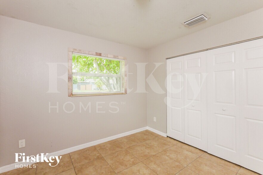 Building Photo - 2174 NW 62nd Ave