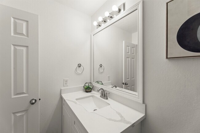 Building Photo - 25118 Hazel Ranch Dr
