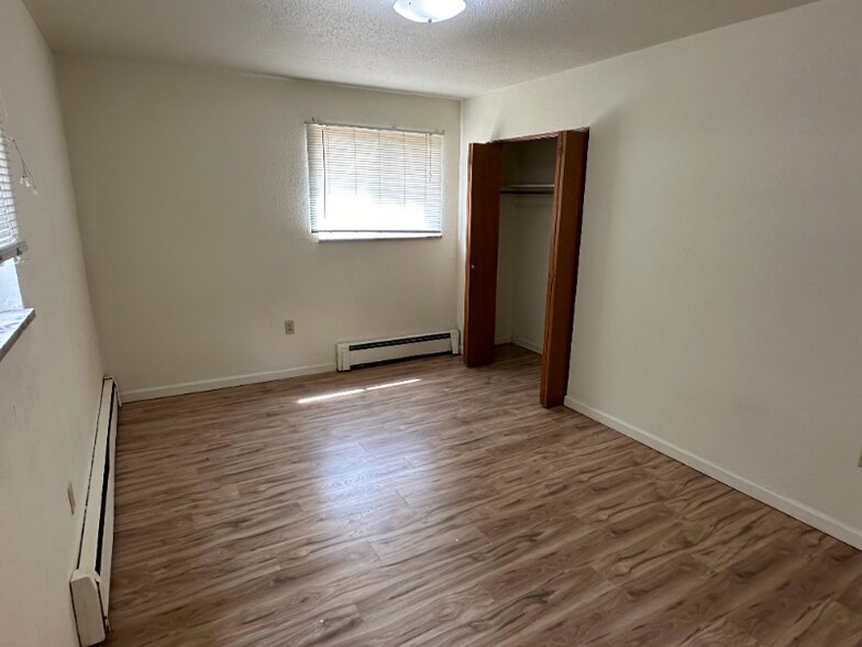 Building Photo - 926 James Ct