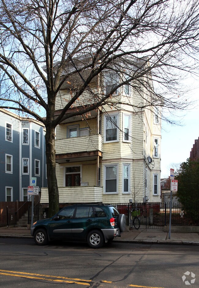 Building Photo - 174 Columbia St