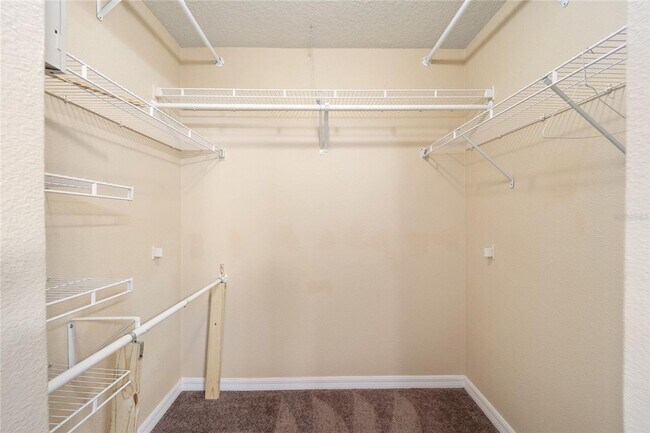 Building Photo - Private Oasis in the Heart of Alachua