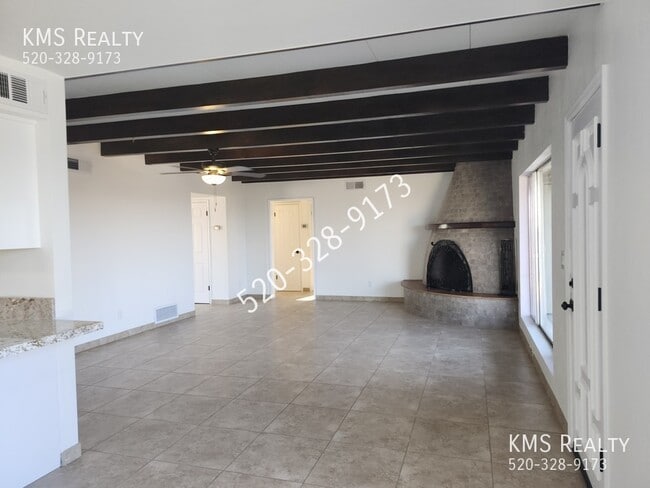 Building Photo - 500 E Eden Pl