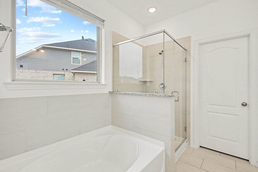 Building Photo - 8114 Royal Palm Ct